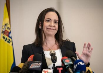 Venezuelan Nobel Laureate María Corina Machado Presents Medal to Trump at White House